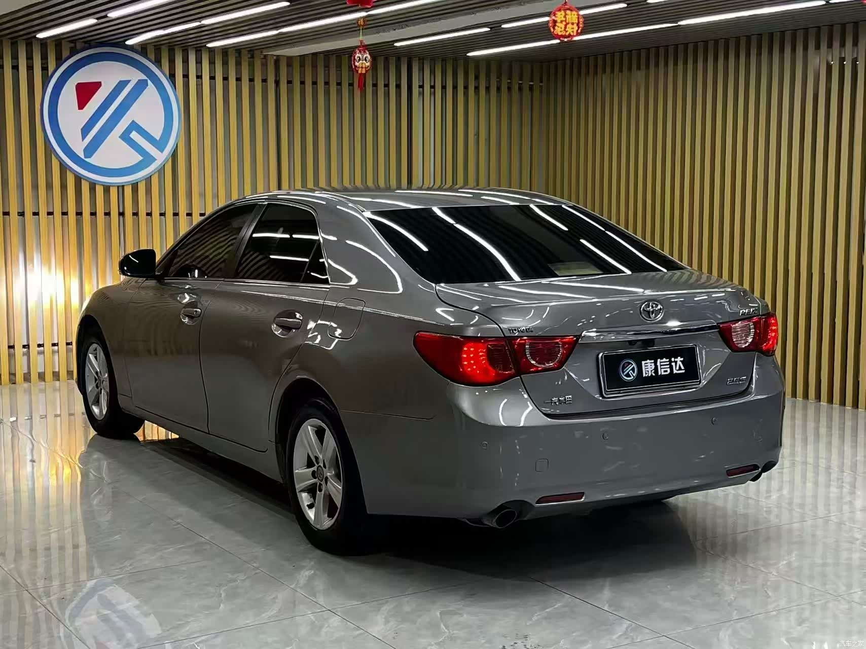 Toyota 2.5V, 2012 9
