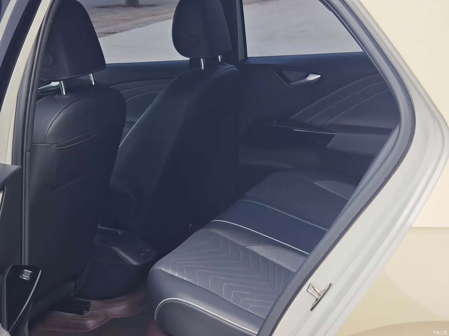 Volkswagen ID.3, 2025 все фото