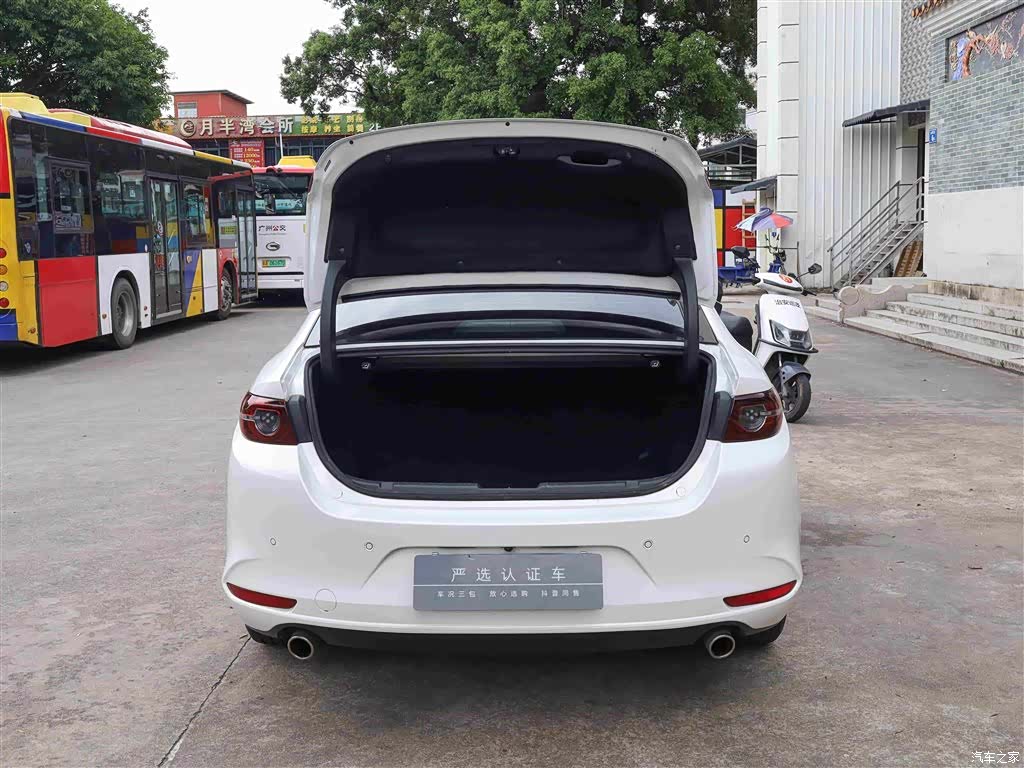 Mazda Mazda3, 2023 15