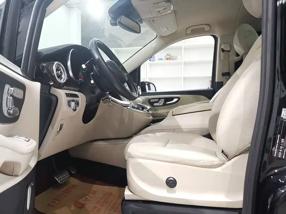 Mercedes-Benz V-class