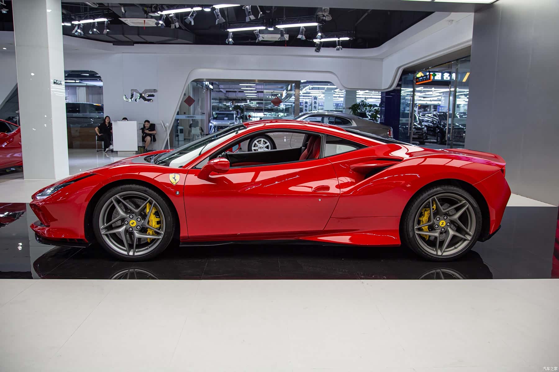 Ferrari F8, 2022 9