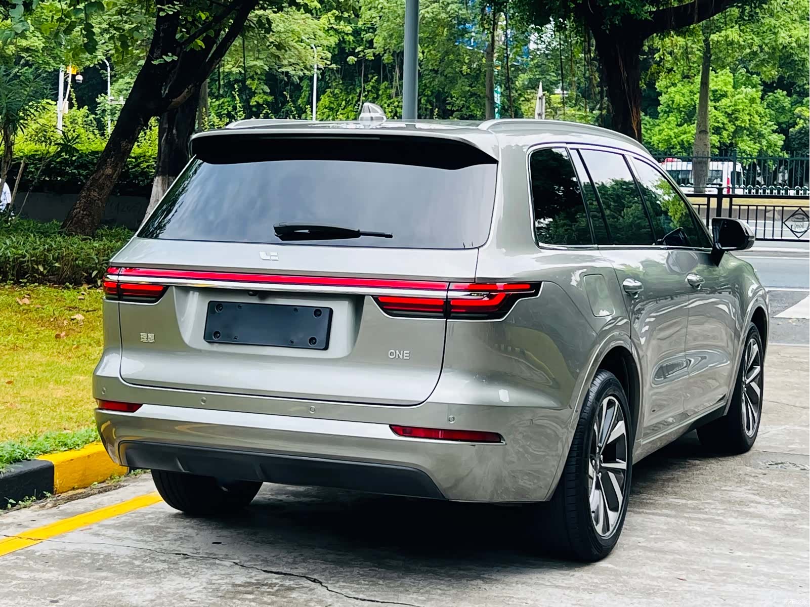 Li Auto ONE, 2022 4