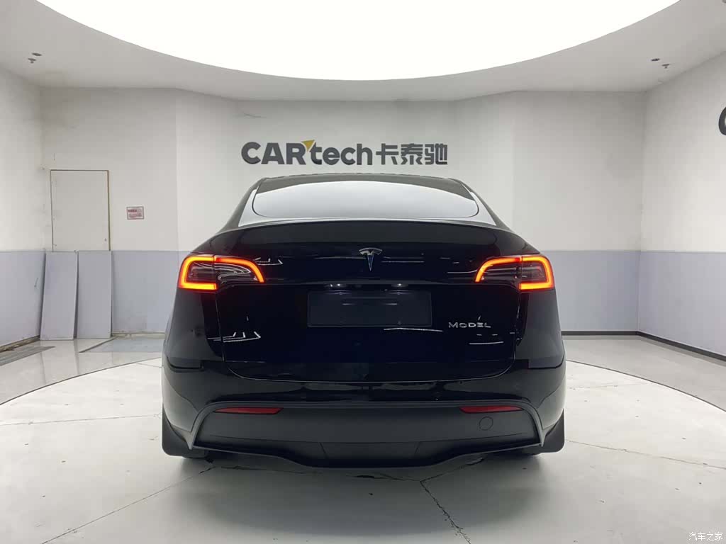 Tesla Model Y, 2024 6