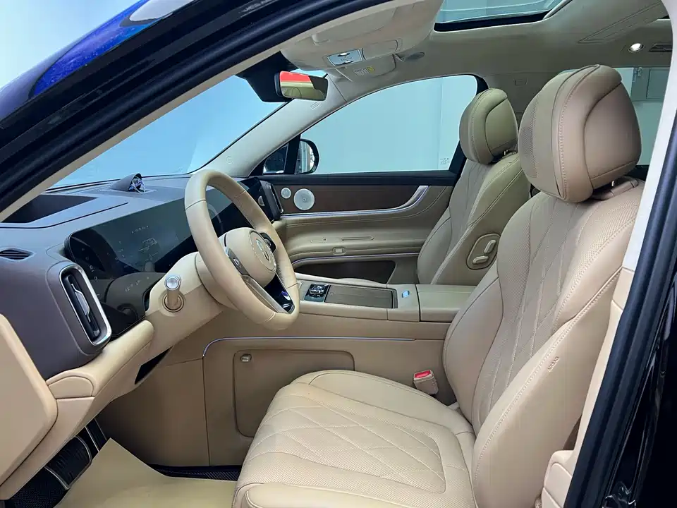 AITO Ask the world M9