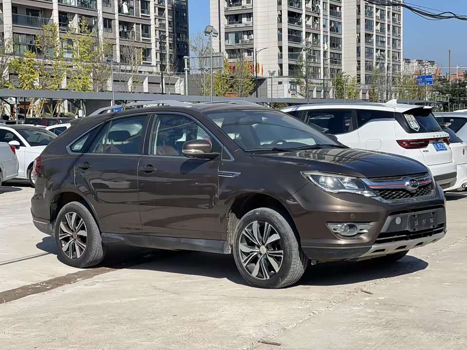 BYD S7