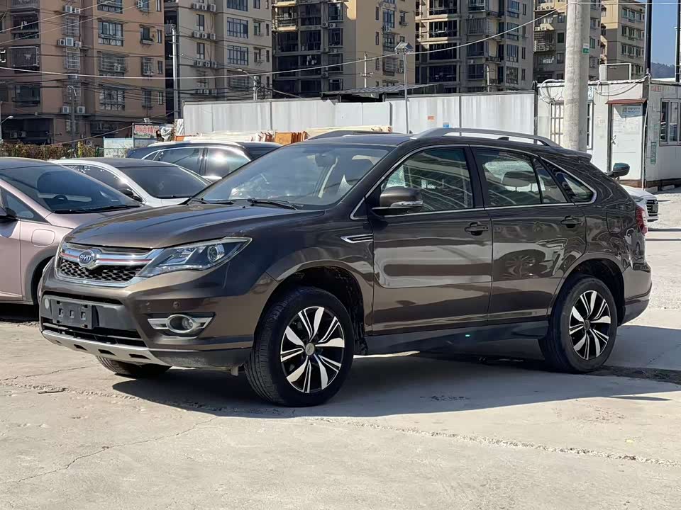 BYD S7