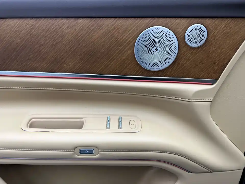 AITO Ask the world M9