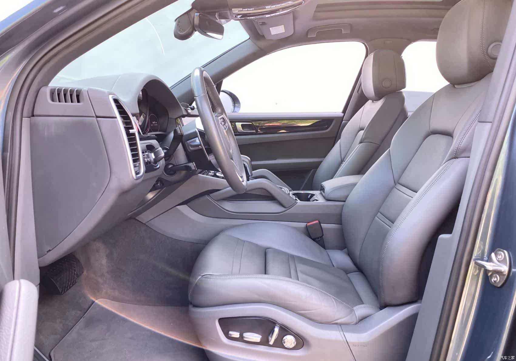 Porsche Cayenne, 2018 11