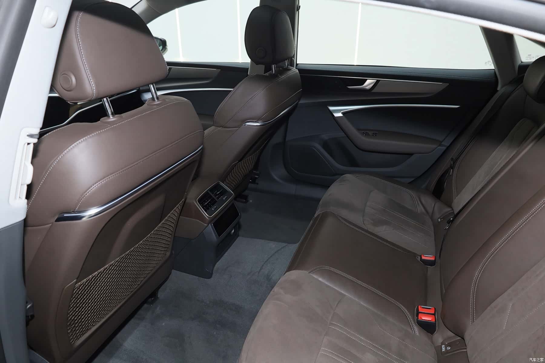 Audi A7L, 2024 11