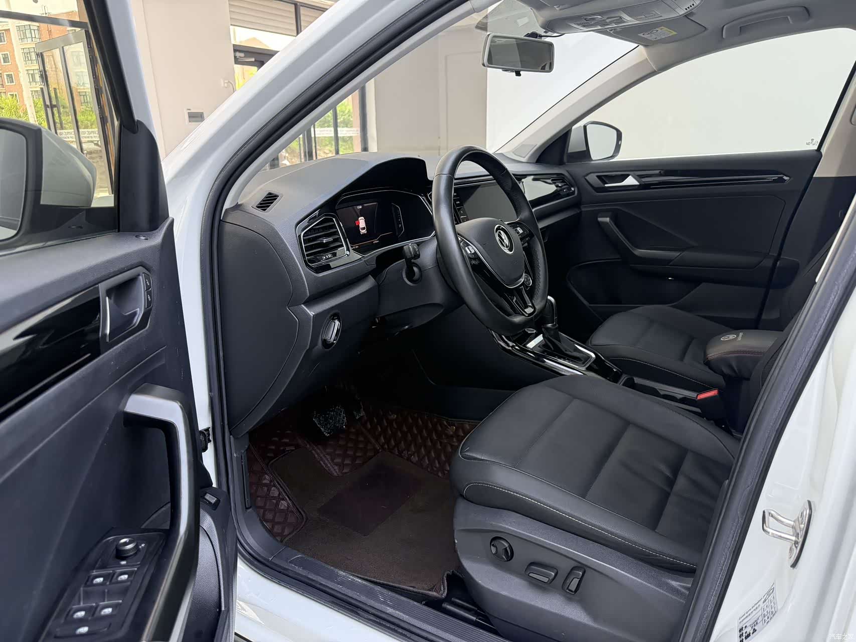 Volkswagen T-ROC, 2022 8