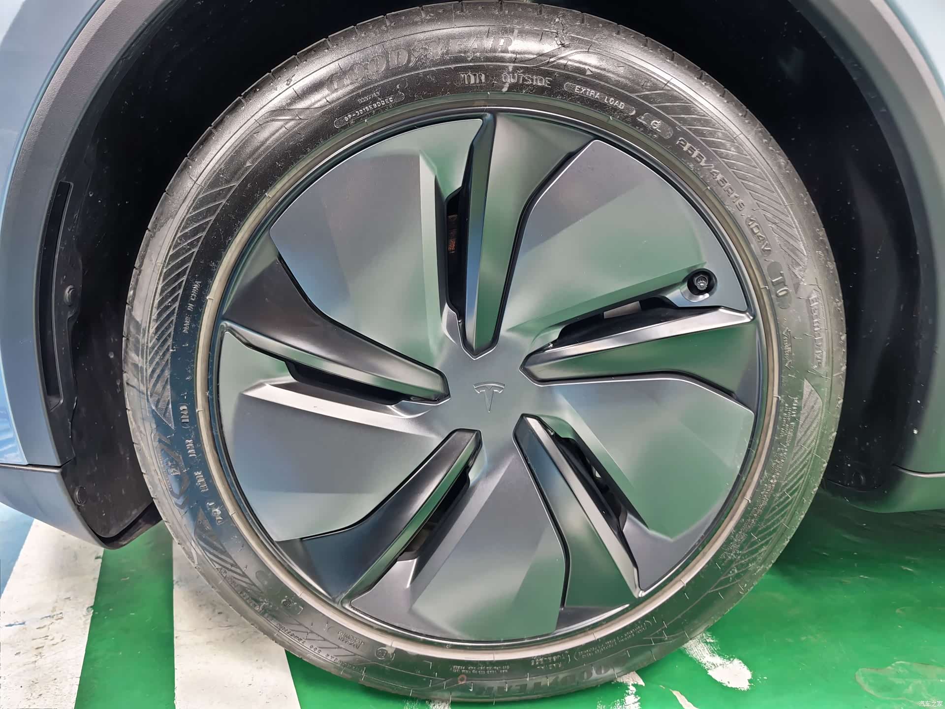 Tesla Model Y, 2025 все фото