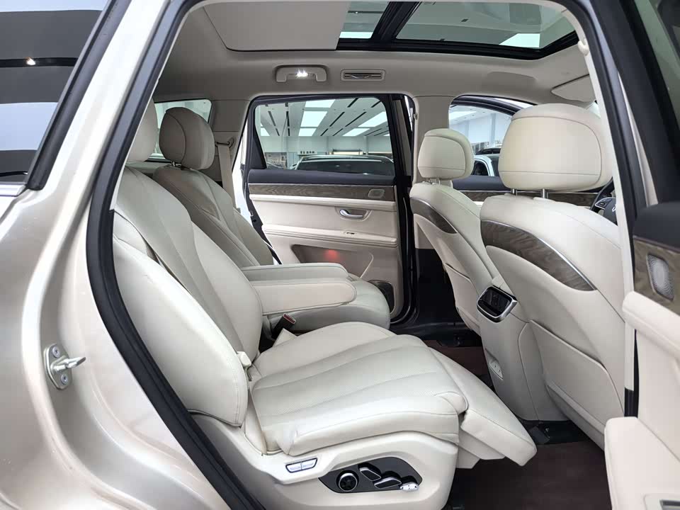 AITO Ask the world M7