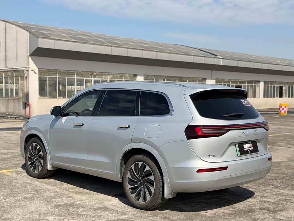 AITO Ask the world M7