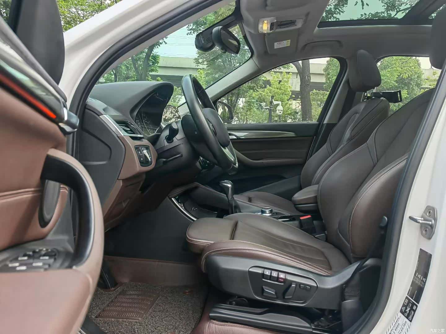 BMW X1, 2018 все фото
