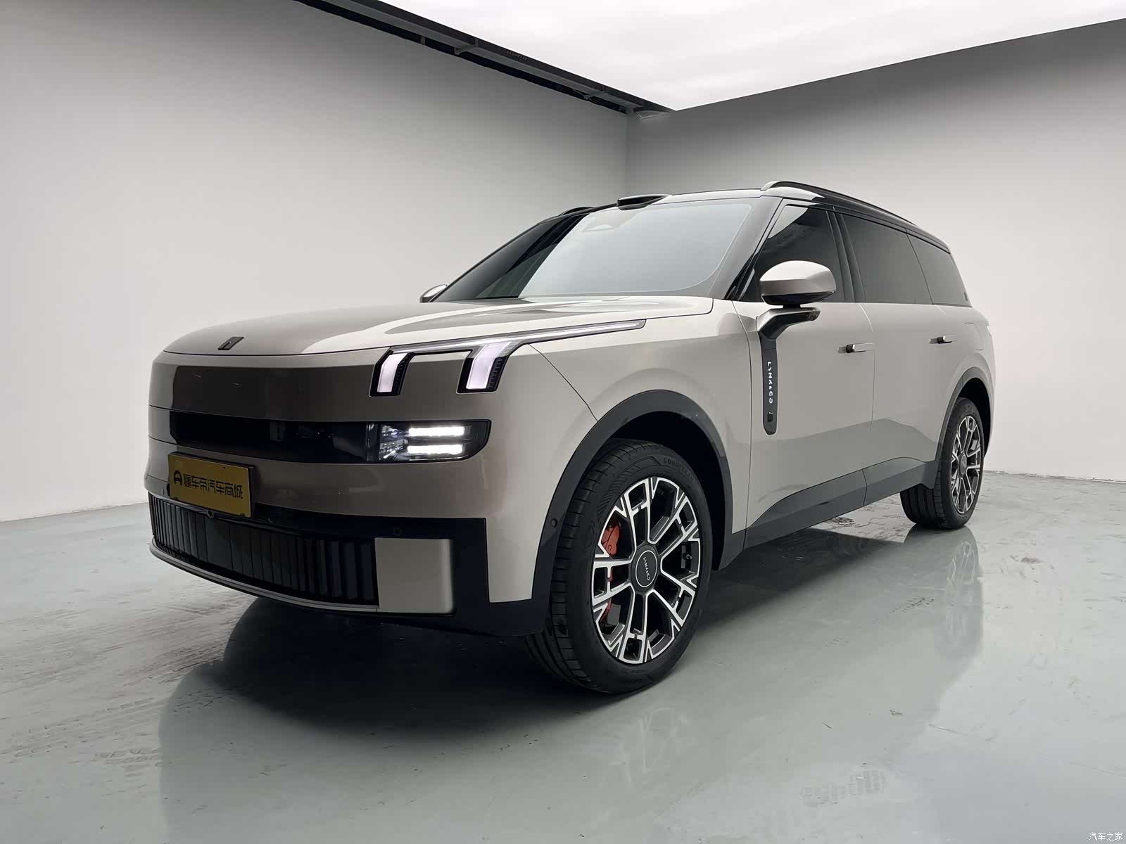Lynk & Co 02