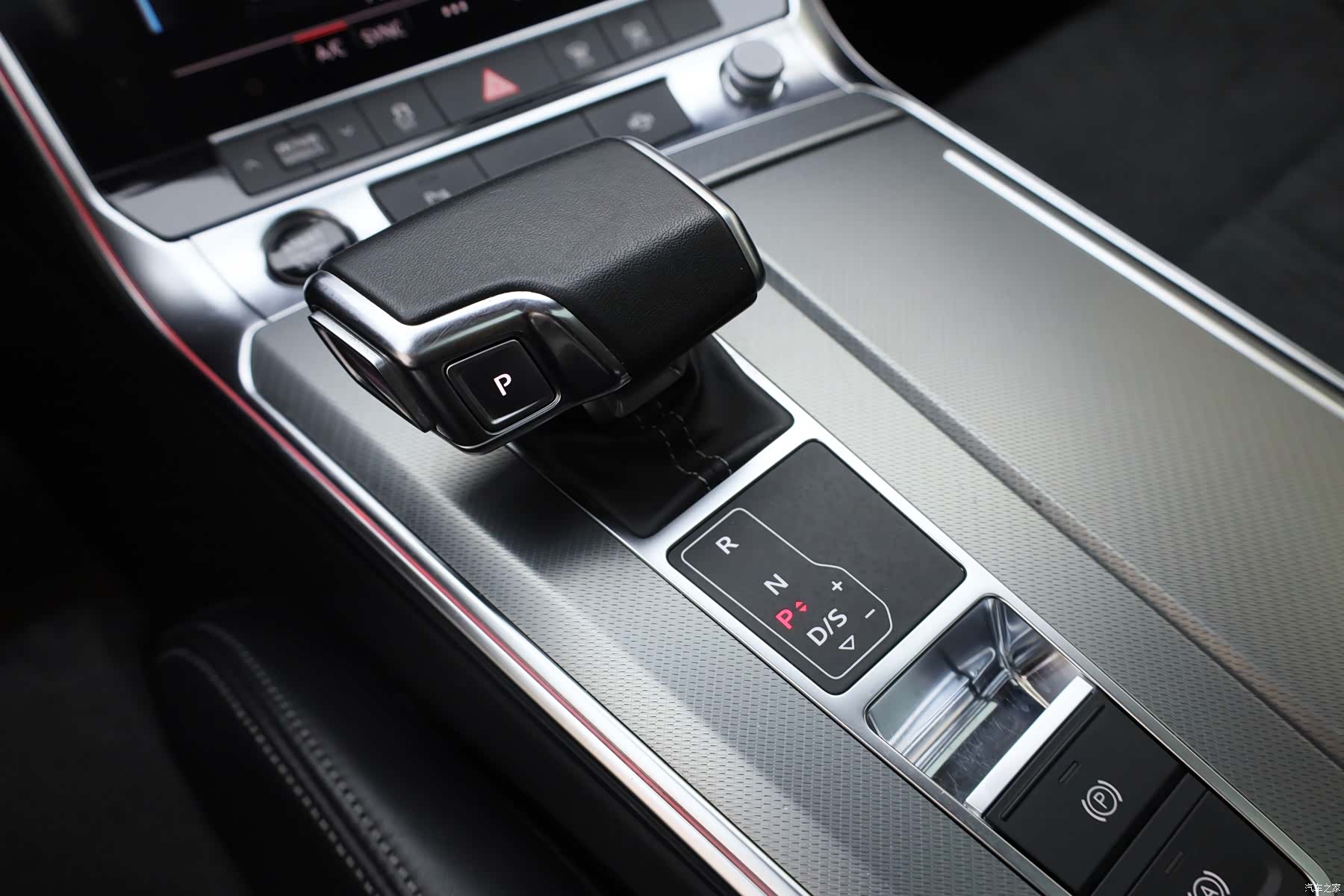 Audi A7L, 2024 25