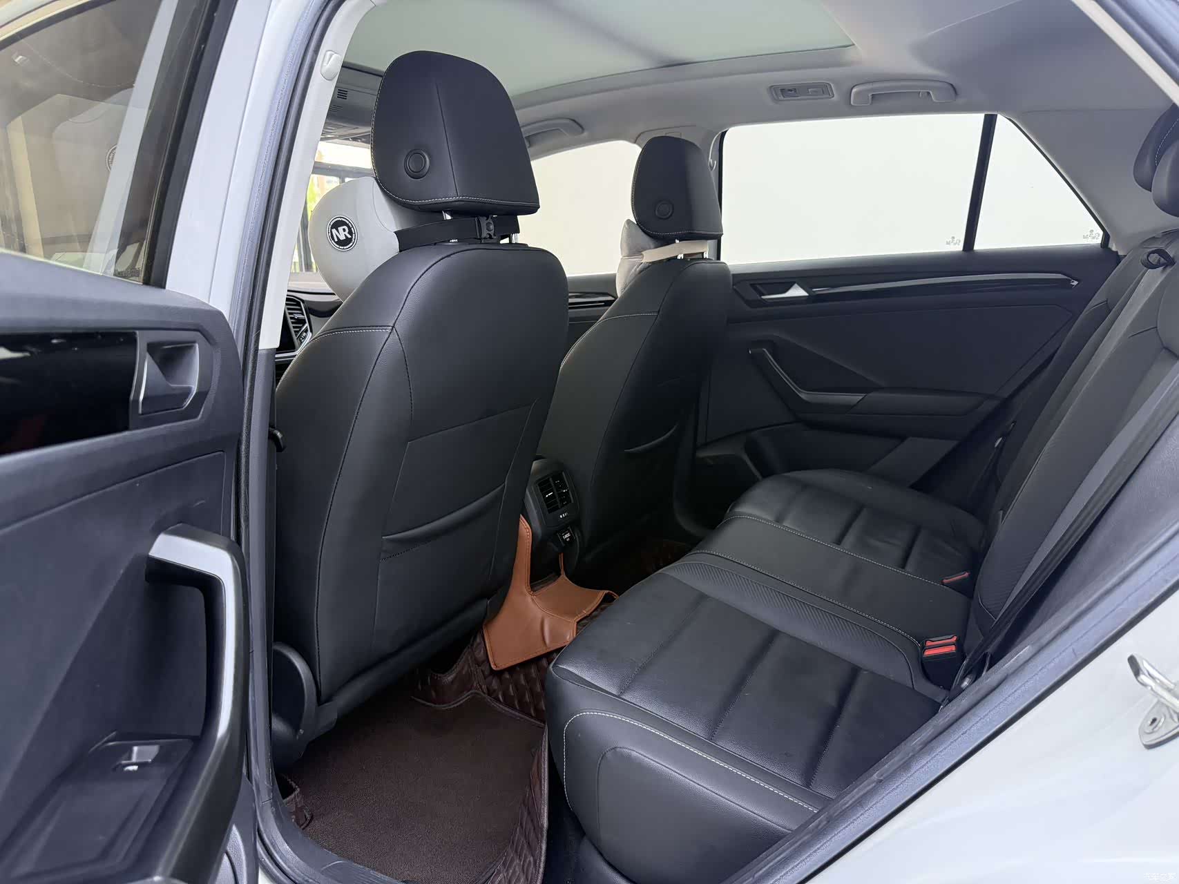 Volkswagen T-ROC, 2022 7