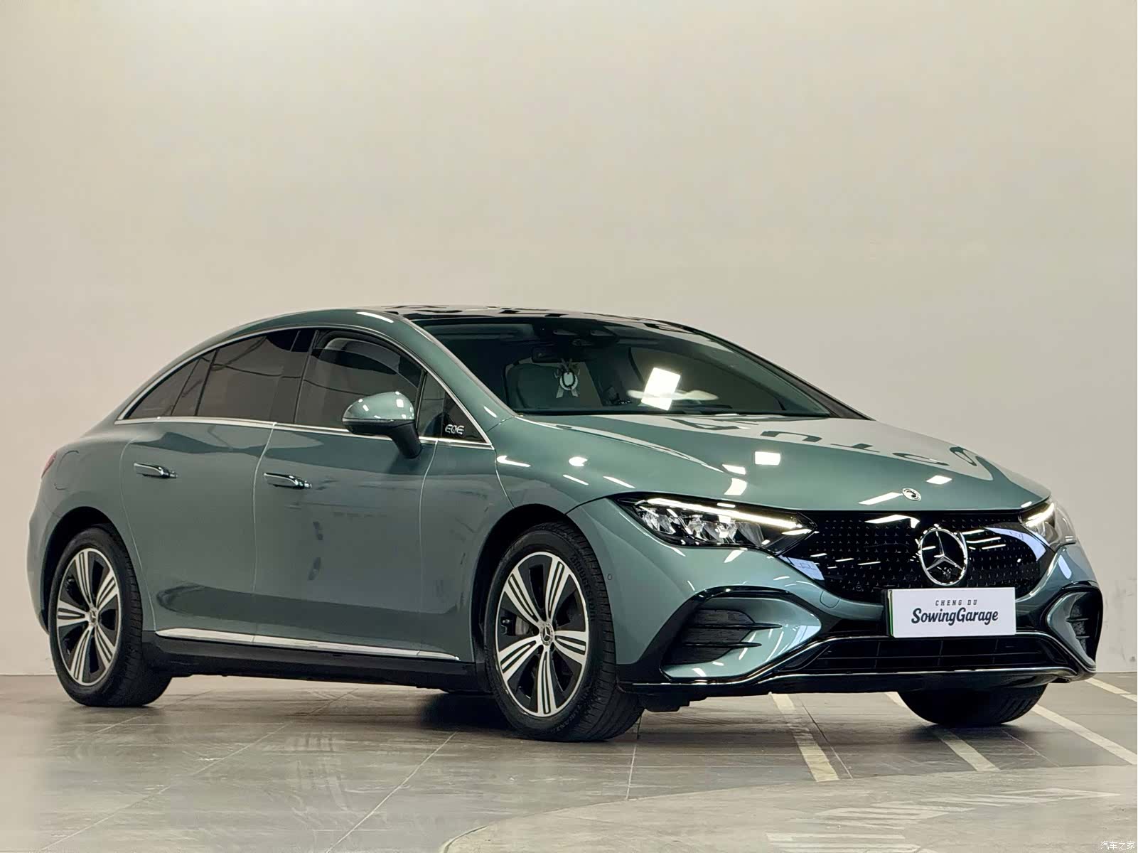 Mercedes-Benz EQE, 2025 3