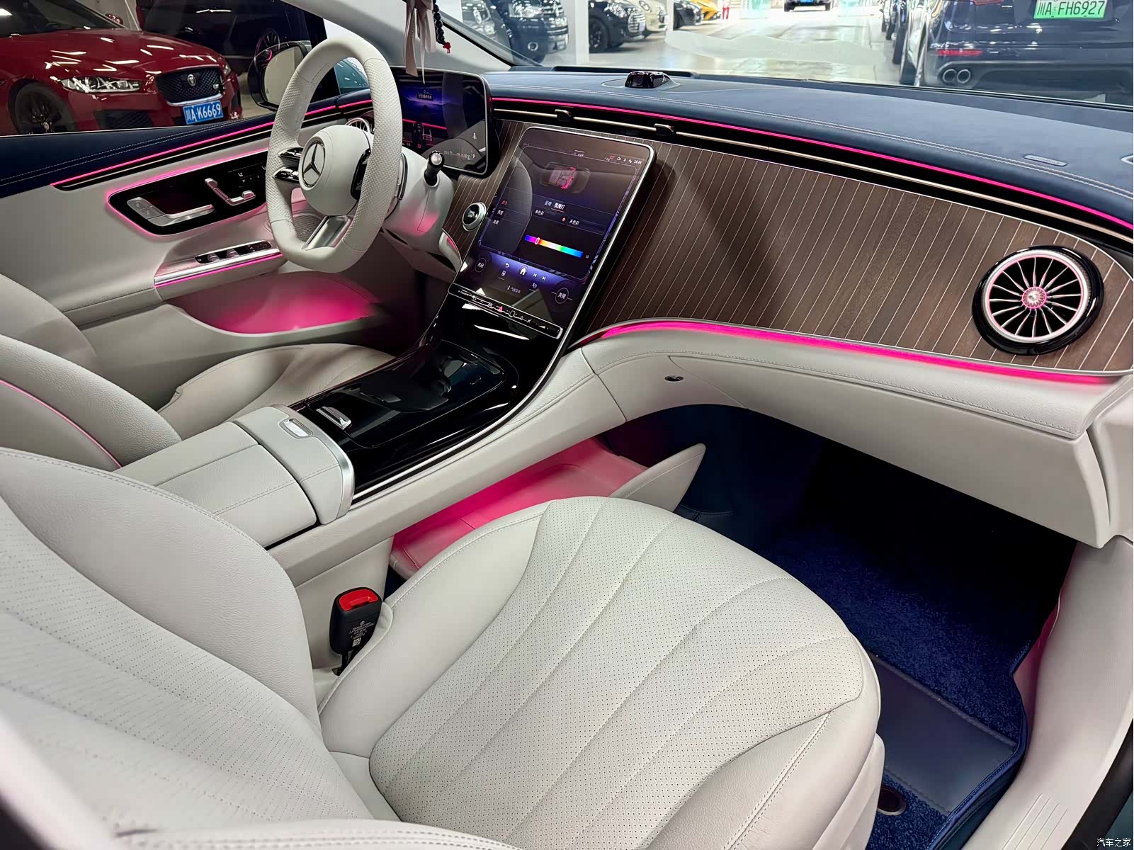Mercedes-Benz EQE, 2025 10