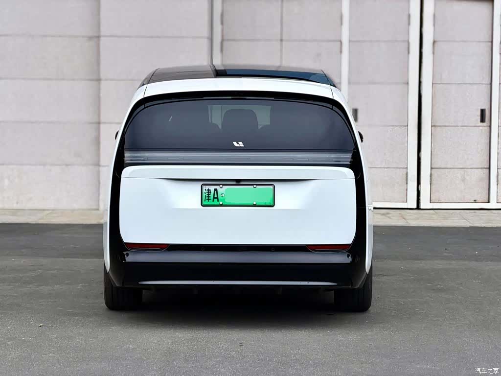 Li Auto MEGA, 2026 все фото