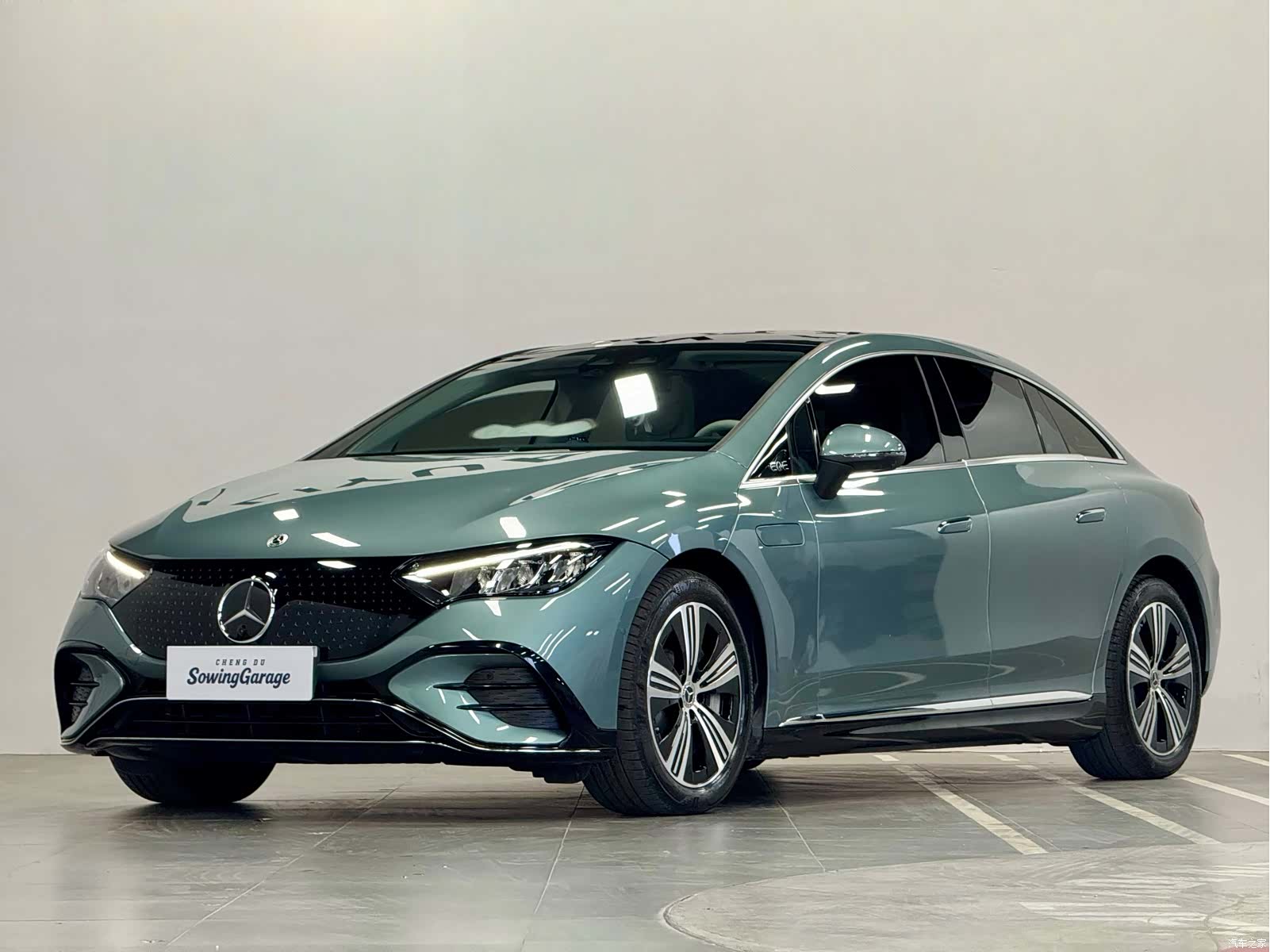 Mercedes-Benz EQE, 2025 1