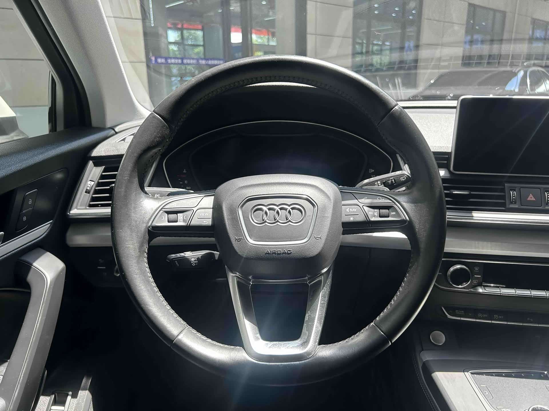 Audi Q5L, 2019 11