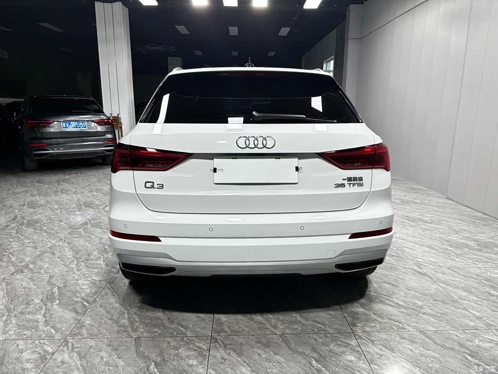 Audi Q3, 2022 все фото