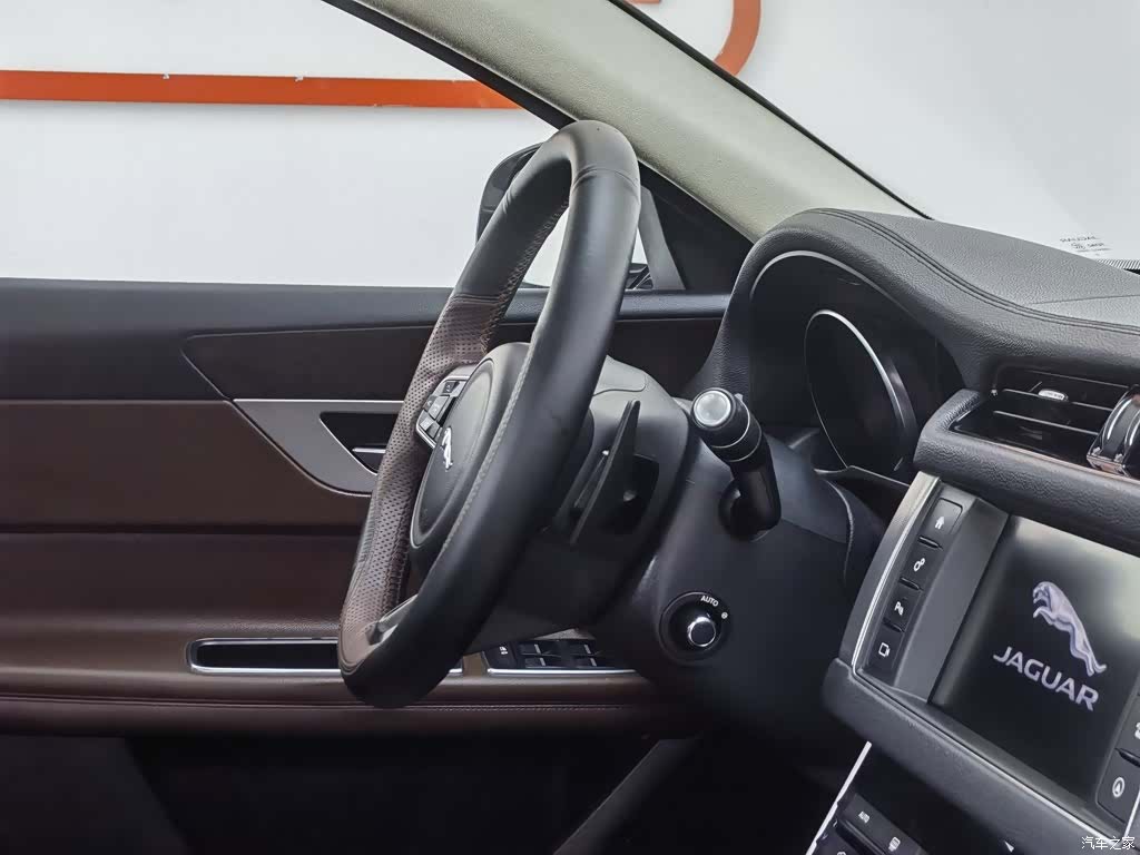 Land Rover XFL, 2017 22
