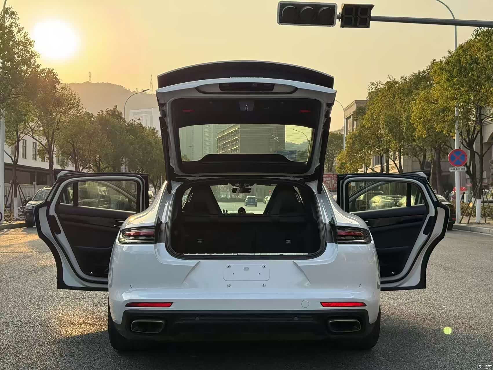 Porsche Panamera, 2019 9