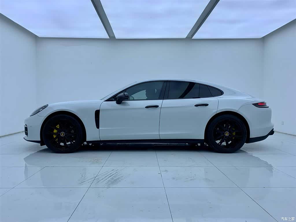 Porsche Panamera, 2023 все фото