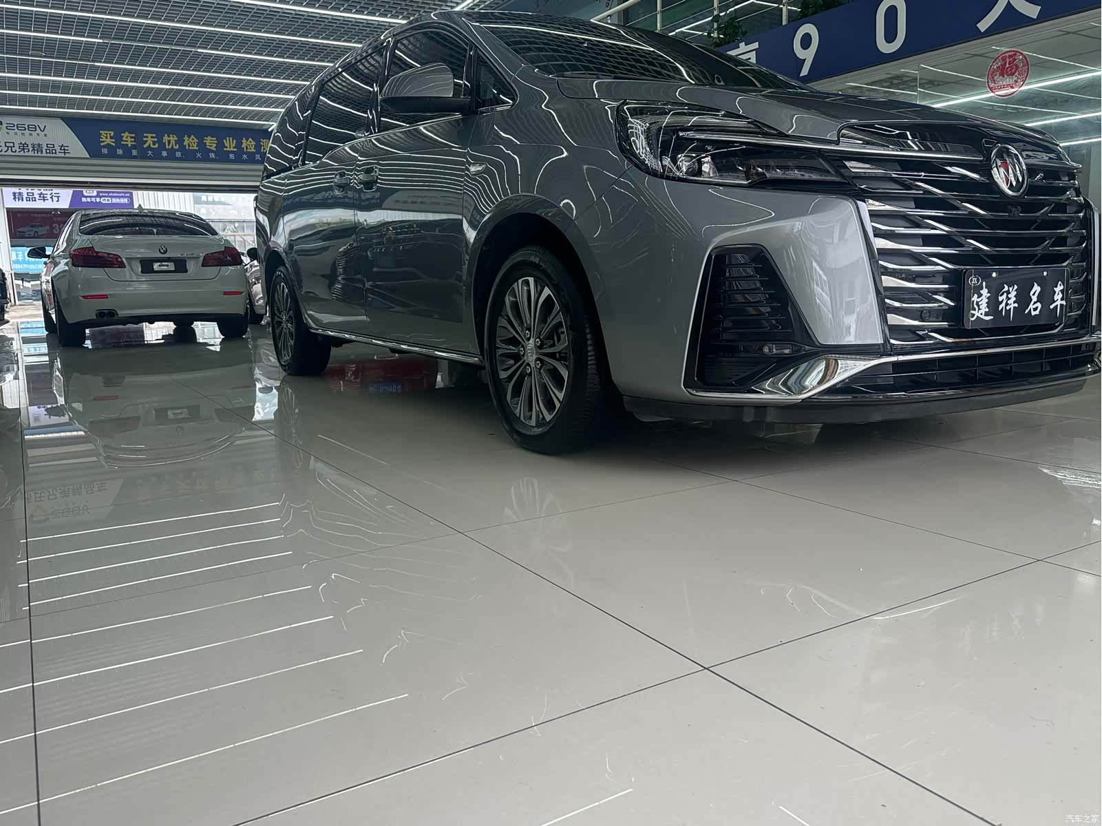 Buick GL8, 2023 3
