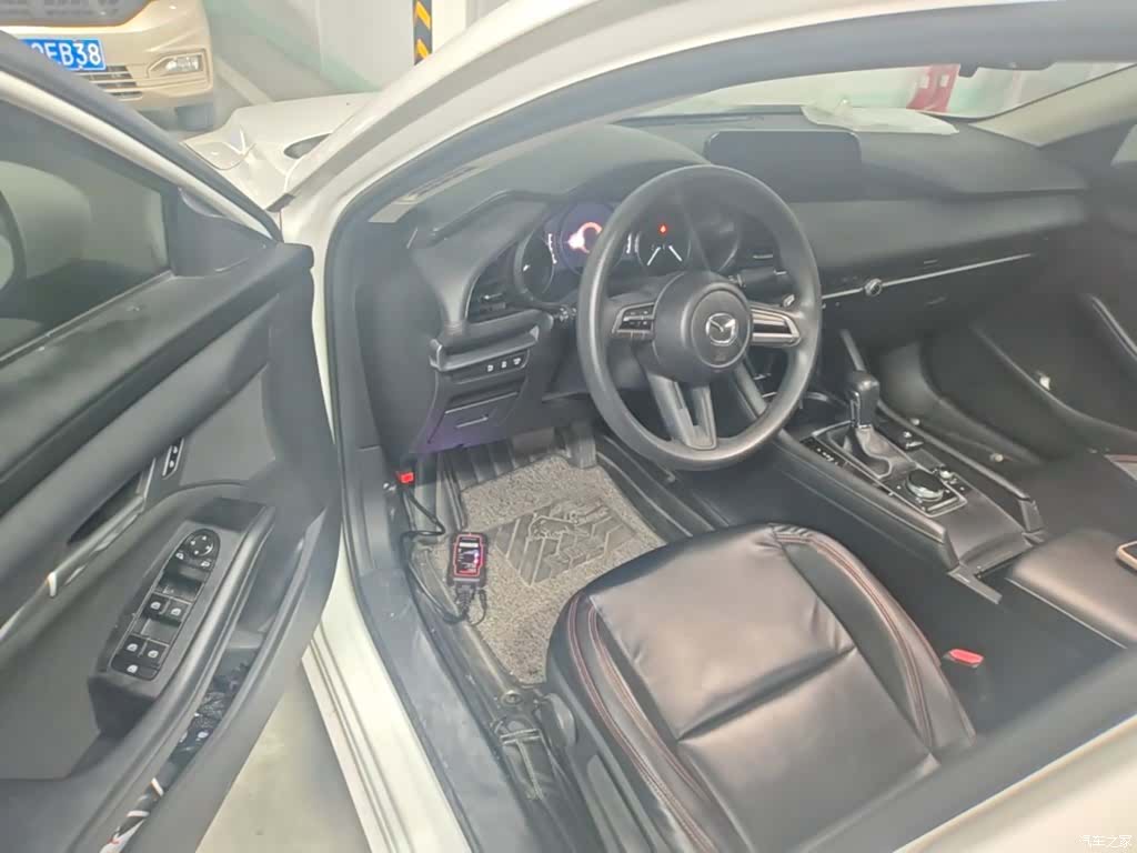 Mazda Mazda3, 2020 16
