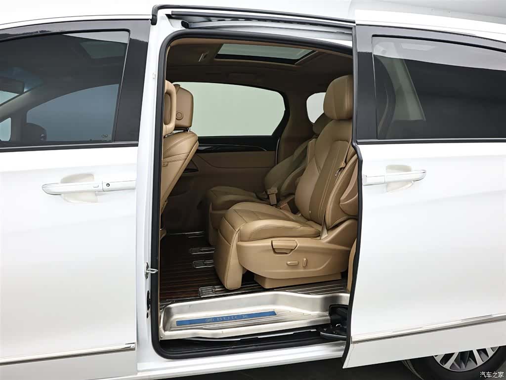 Buick GL8, 2018 13