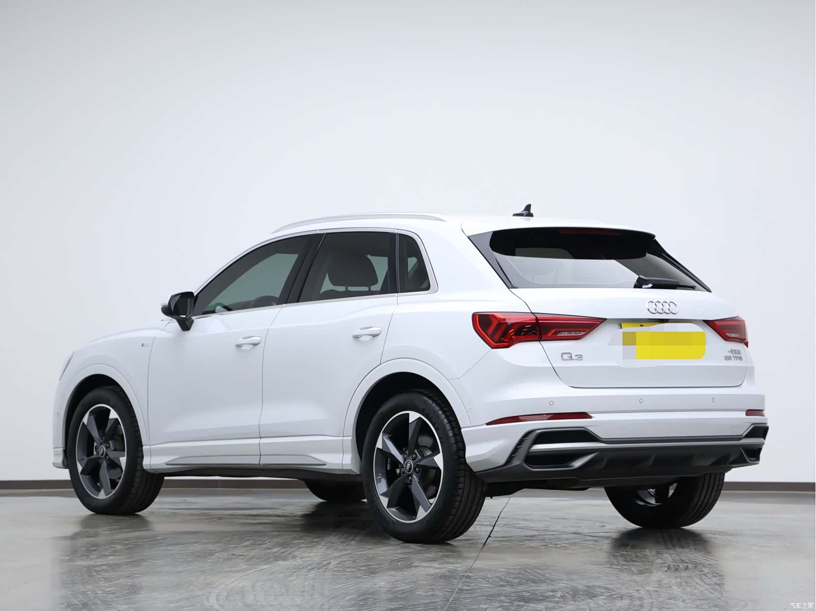 Audi Q3, 2022 4
