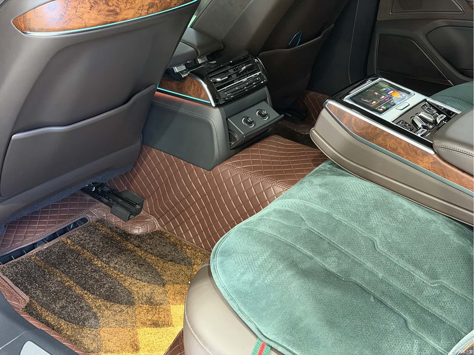 Audi A8L, 2019 11