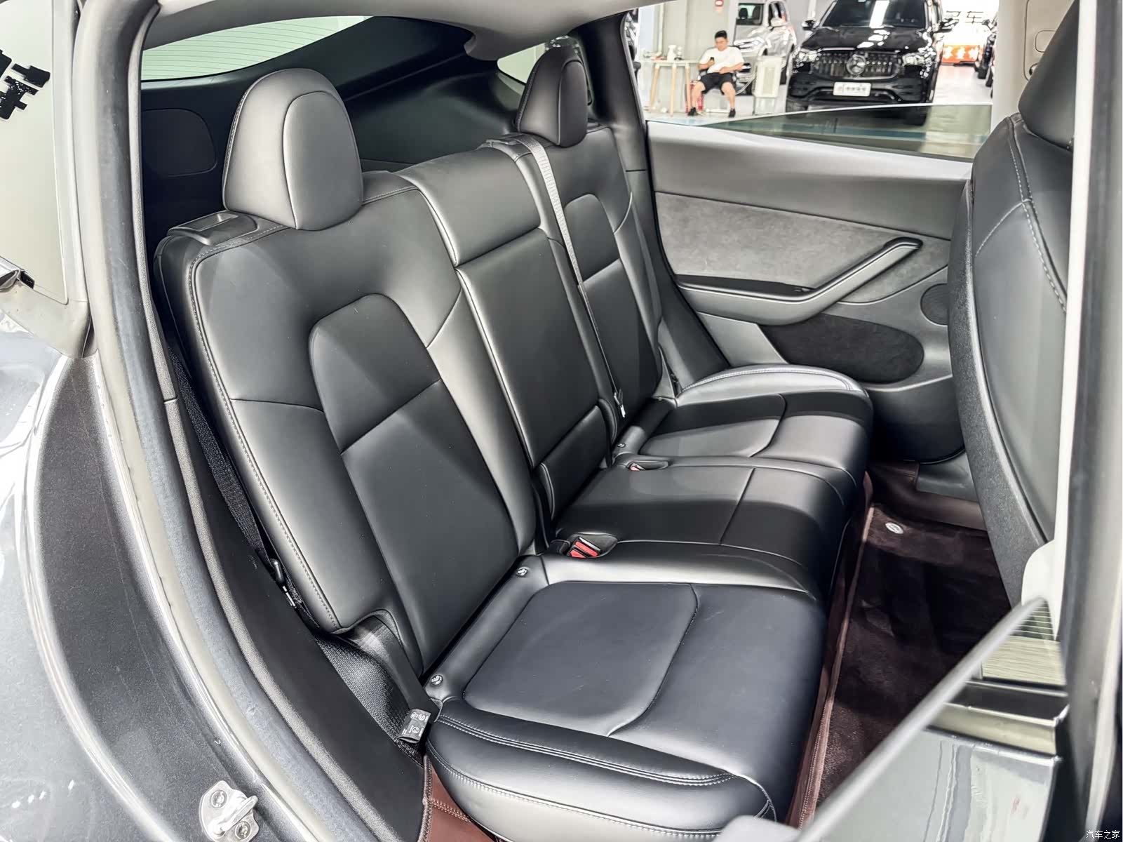 Tesla Model Y, 2023 12