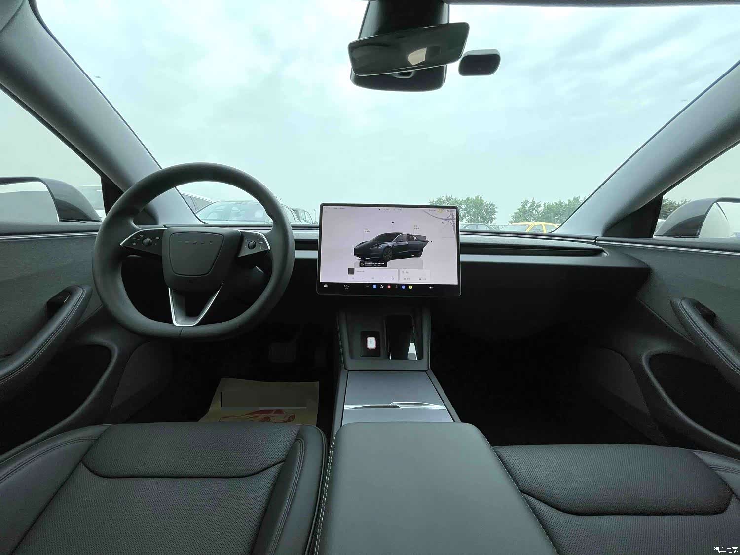 Tesla Model 3, 2025 4