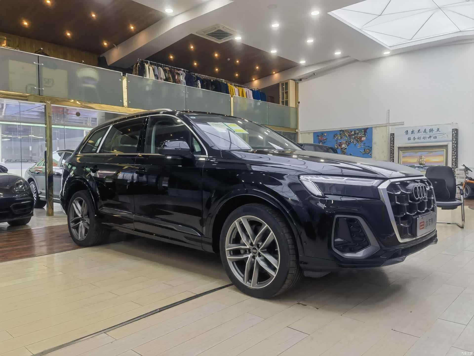 Audi Q7, 2024 3