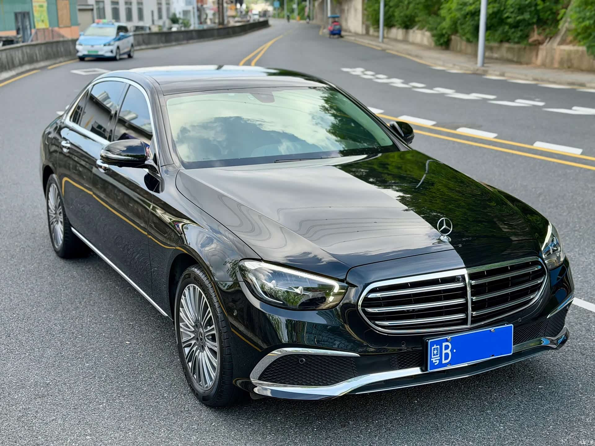 Mercedes-Benz E-Class, 2022 3