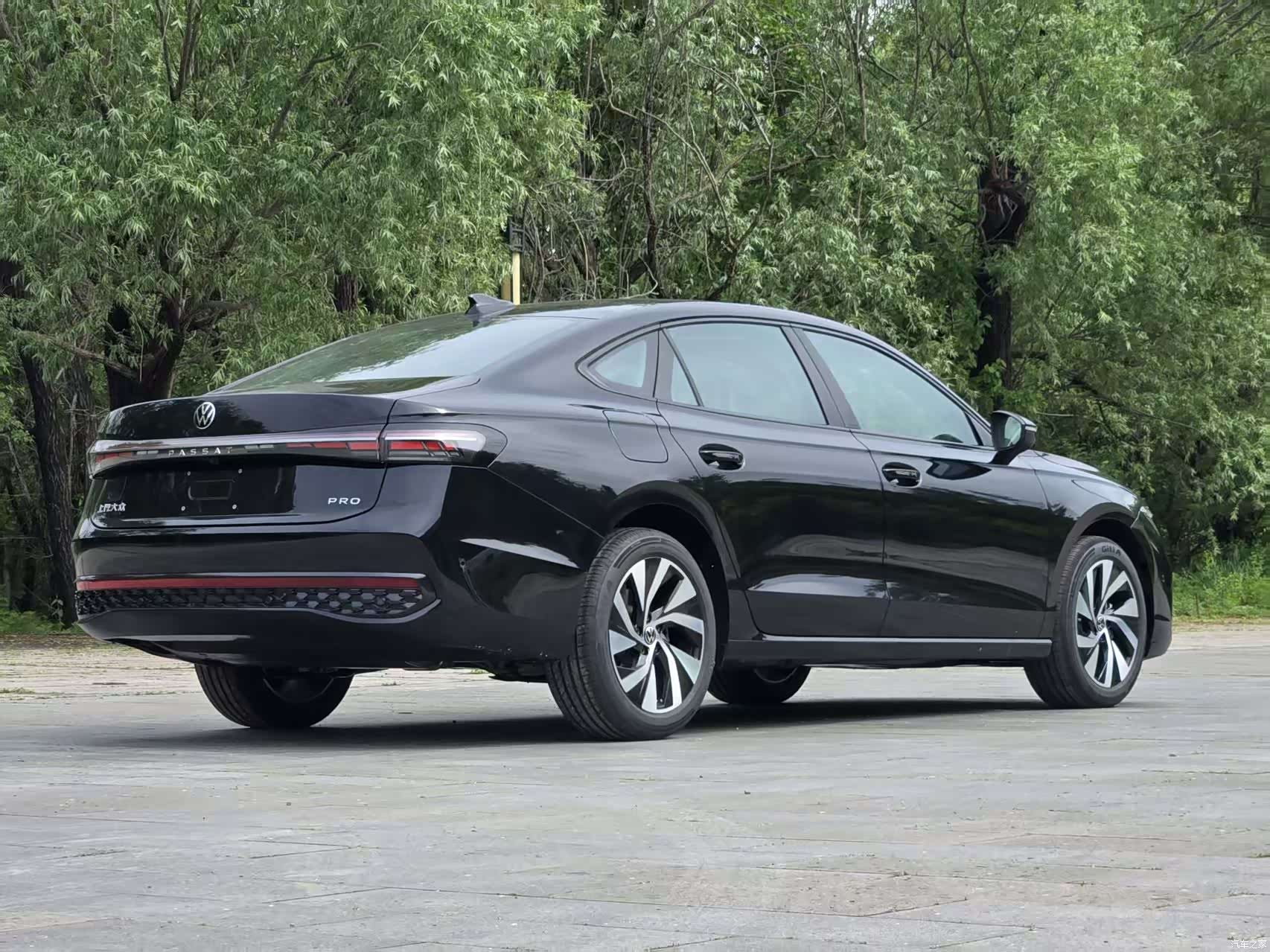Volkswagen Passat, 2026 все фото