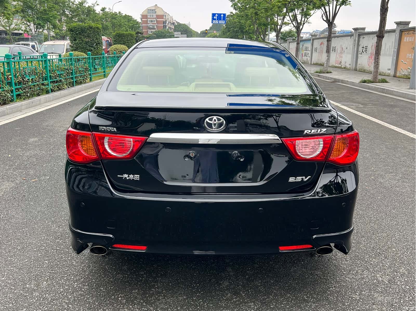 Toyota 2.5V, 2013 13