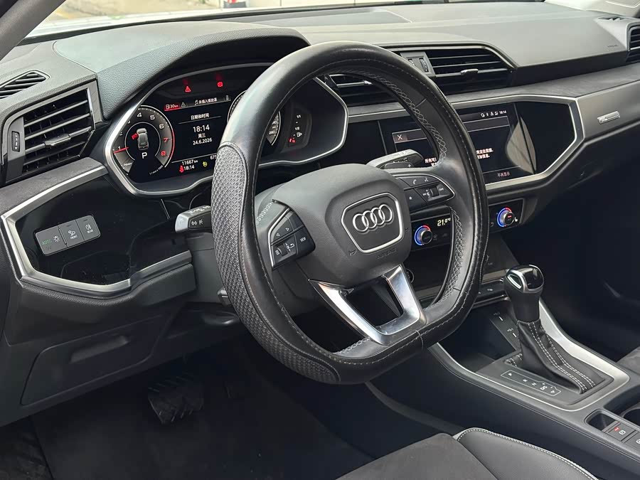 Audi Q3 2022, фото 8