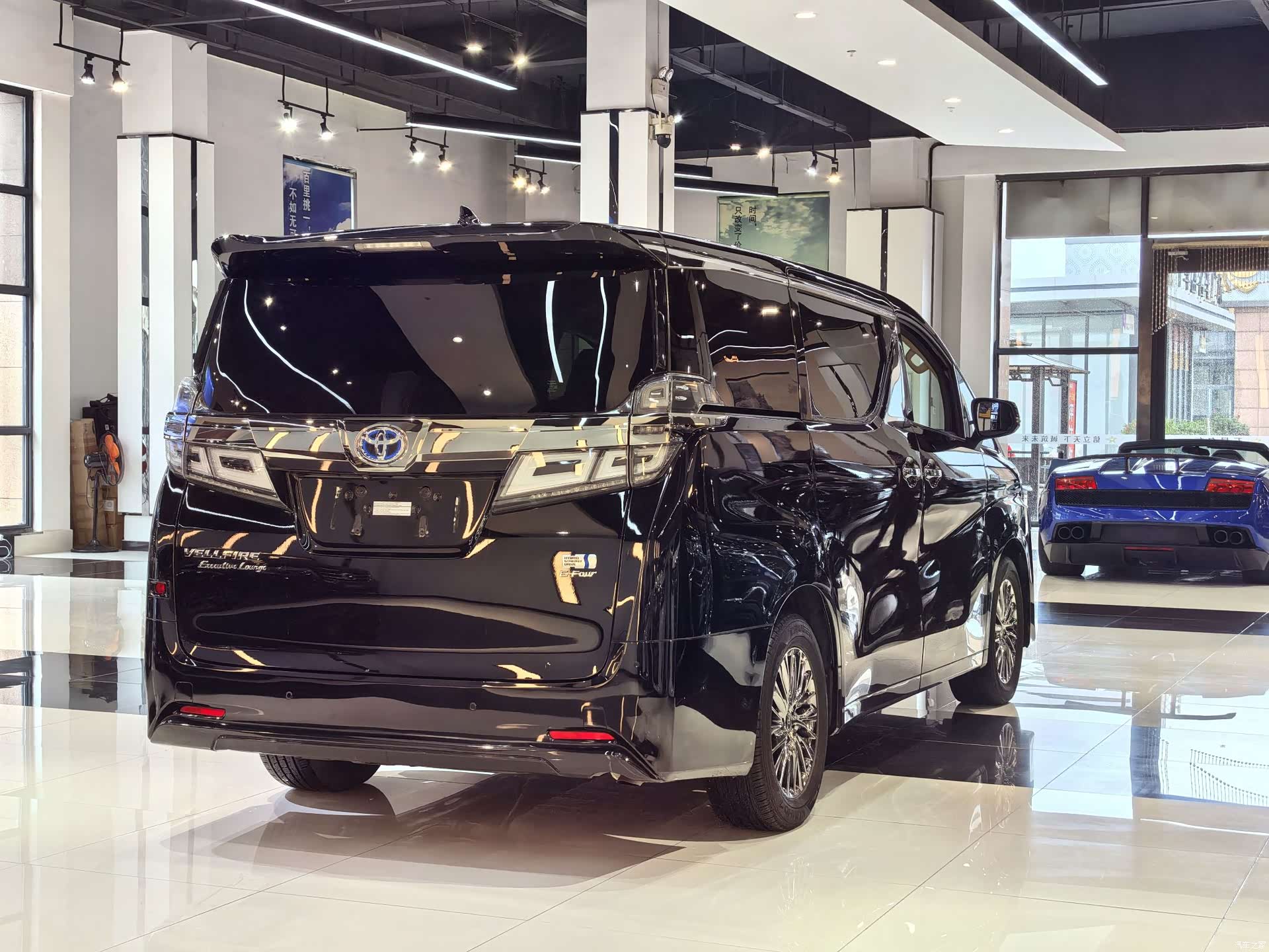 Toyota Vellfire, 2021 9