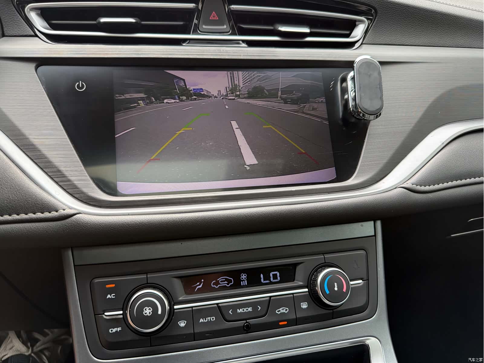 Geely Emgrand, 2021 14