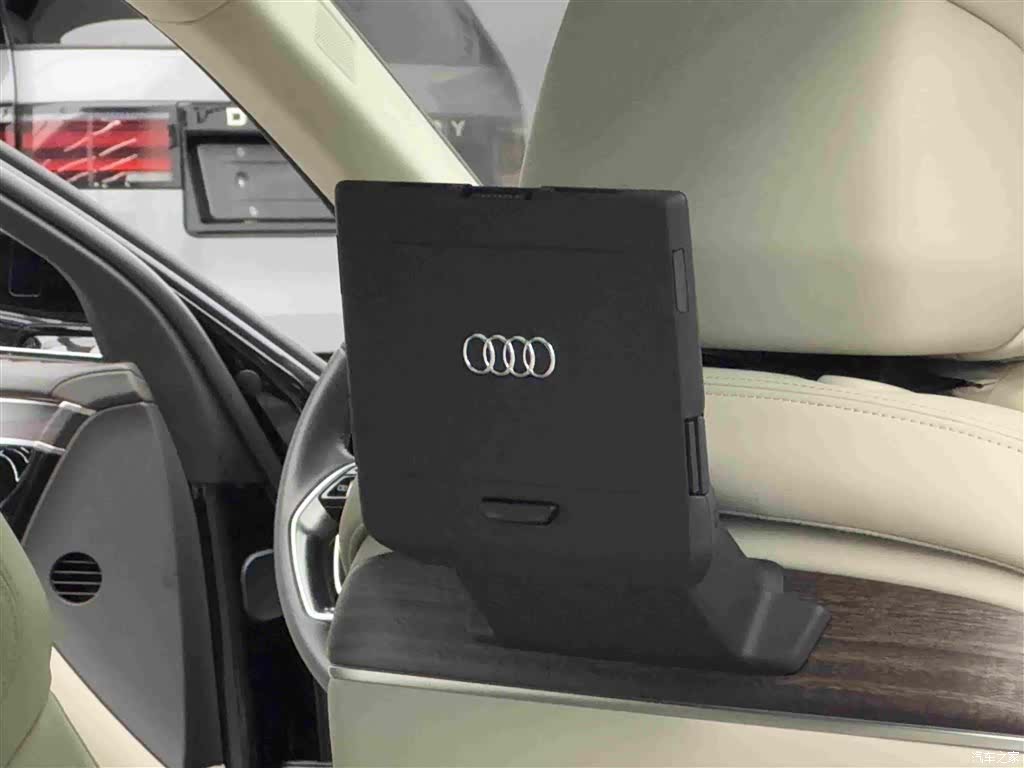 Audi A8L, 2022 9