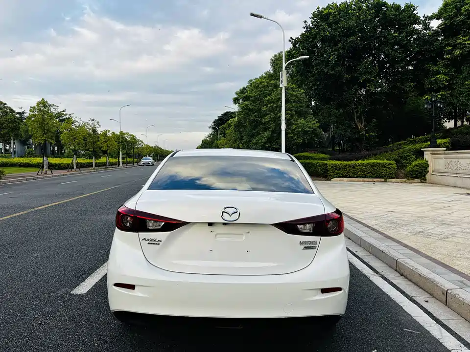 Mazda 3 Angkesaila