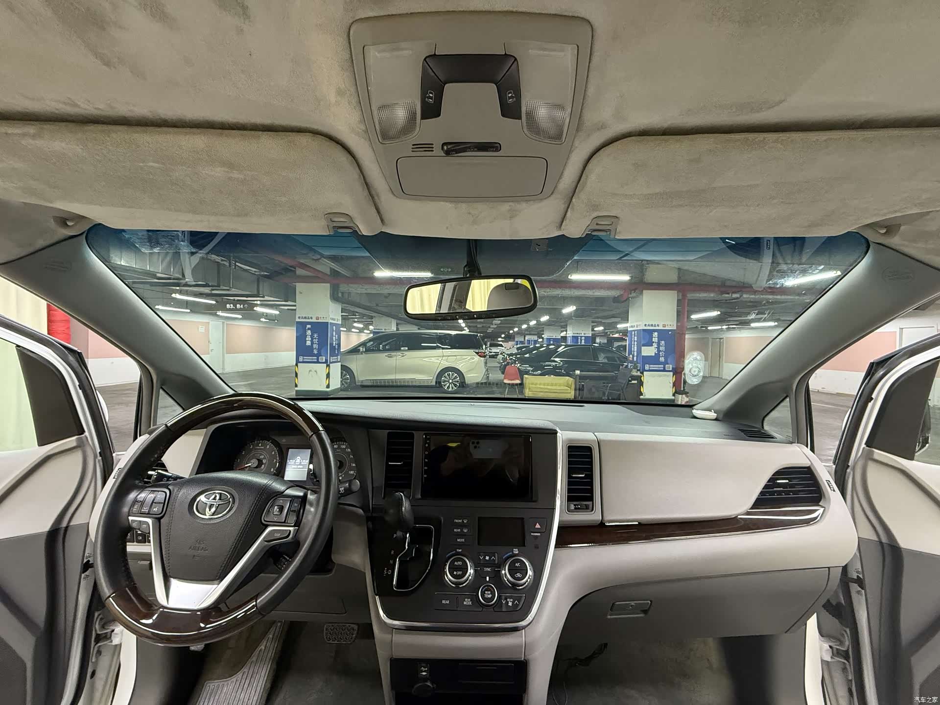 Toyota Sienna, 2015 39