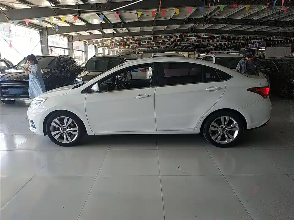 Chery Arrizo 5
