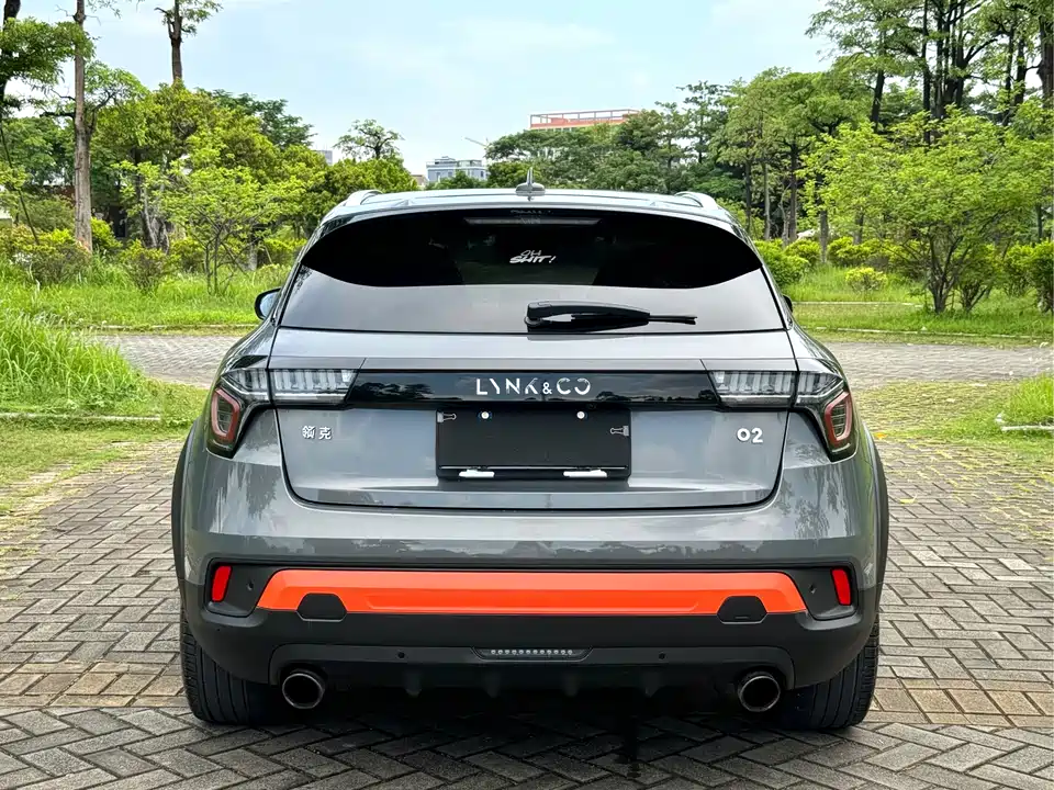 Lynk & Co 02
