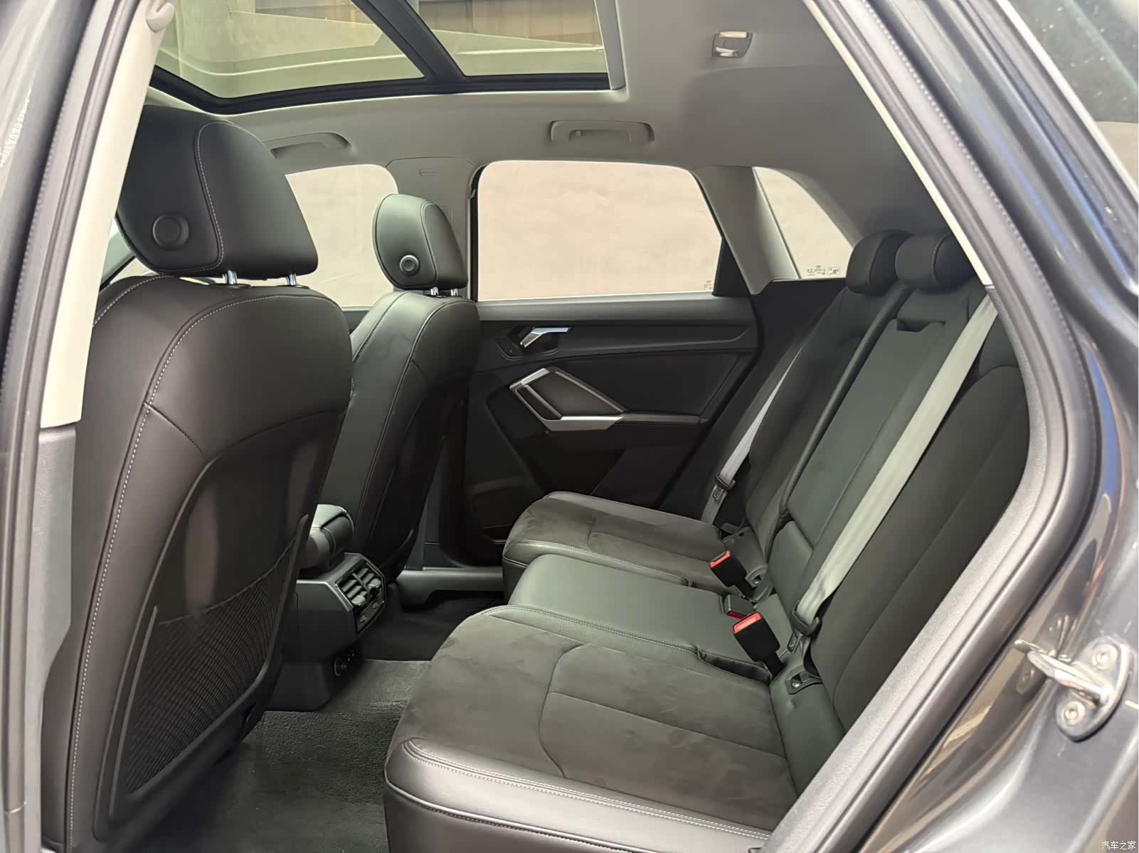 Audi Q3, 2022 10